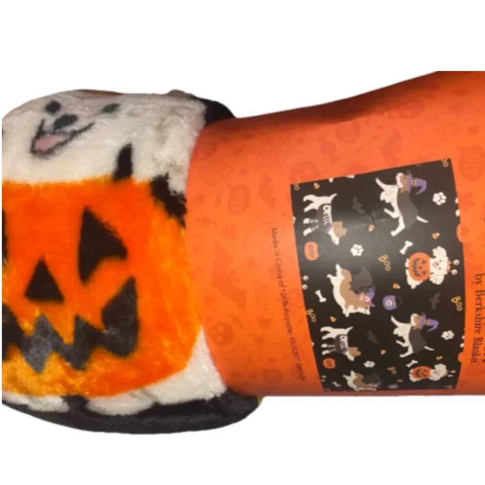 Halloween Pet Throw Adirondack by Berkshire Blanket Posh Pooch 40 in. x 50 in.